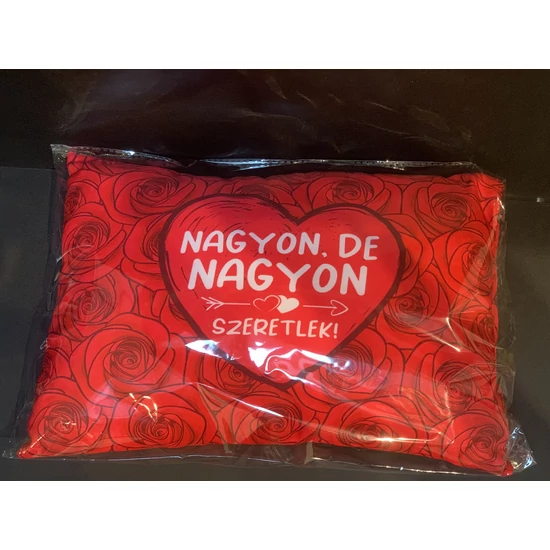 Párna /Nagyon de nagyon szeretlek/felirattal
