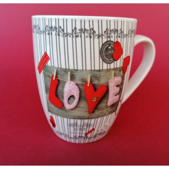 Bögre "Love" feliratos nagy tábla mintás